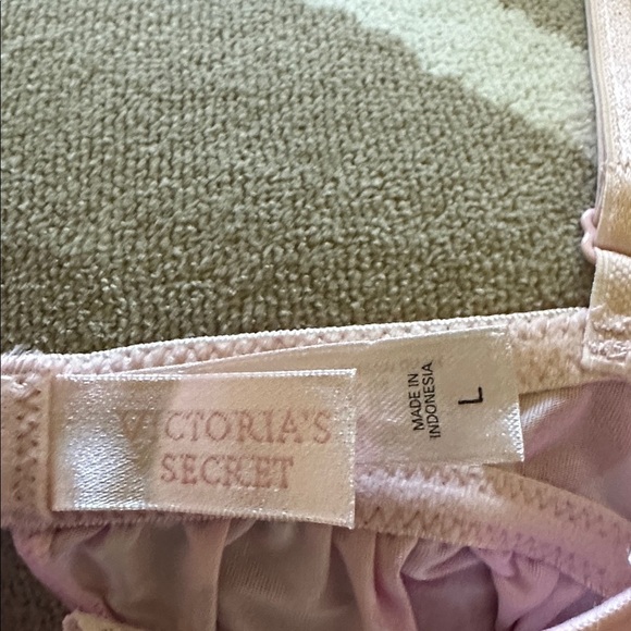 Pretty floral pink vintage VS lacy slip Y2K Fembot Ruffle Chemise - Picture 2 of 5